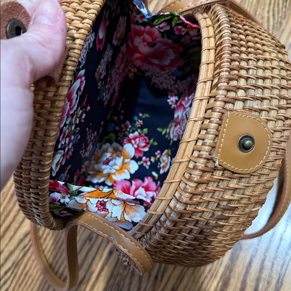 Round Rattan crossbody - Picture 3 of 4